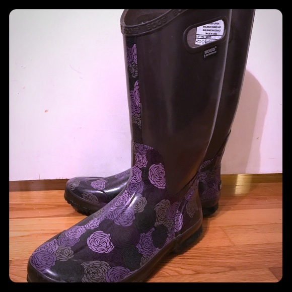 bogg rain boots